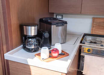 Rent a sailboat in Nidri Marine - Oceanis 51.1