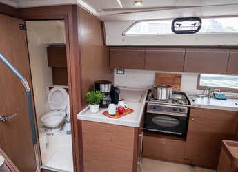 Rent a sailboat in Nidri Marine - Oceanis 51.1