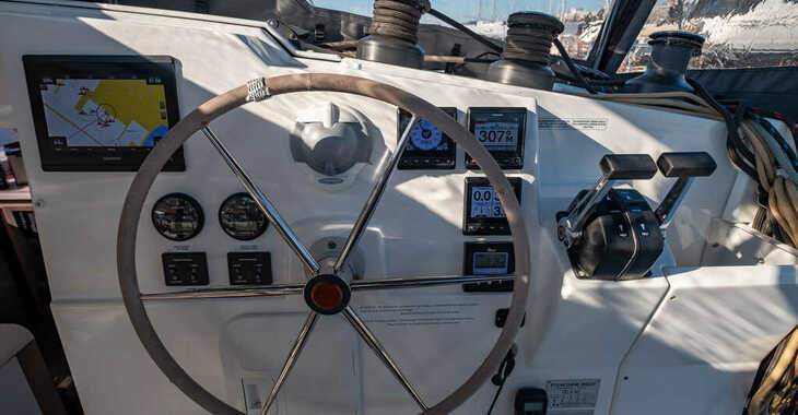 Rent a catamaran in Nidri Marine - Fountaine Pajot Isla 40