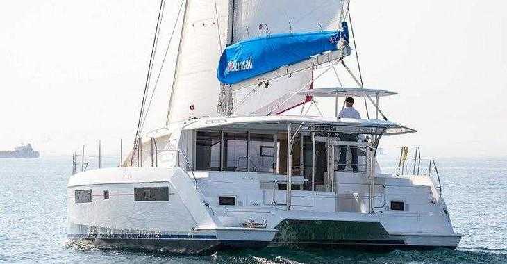Rent a catamaran in Captain Oliver's Marina - Sunsail 404 (Classic)