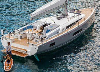 Rent a sailboat in Marina di Portorosa - Oceanis 46.1 (Classic)
