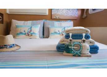 Rent a catamaran in Ormos Panagias - Lagoon 400