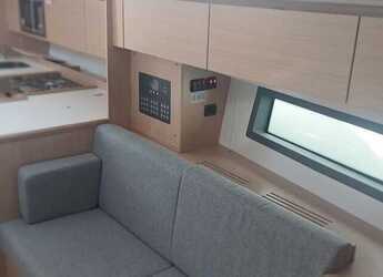 Rent a sailboat in Muelle de la lonja - Bavaria C42