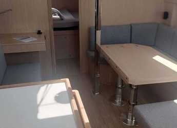 Rent a sailboat in Muelle de la lonja - Bavaria C42