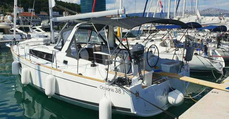 Chartern Sie segelboot in ACI Marina Split - Oceanis 38.1