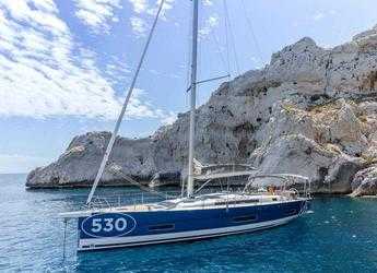 Chartern Sie segelboot in Port Gocëk Marina - Dufour 530