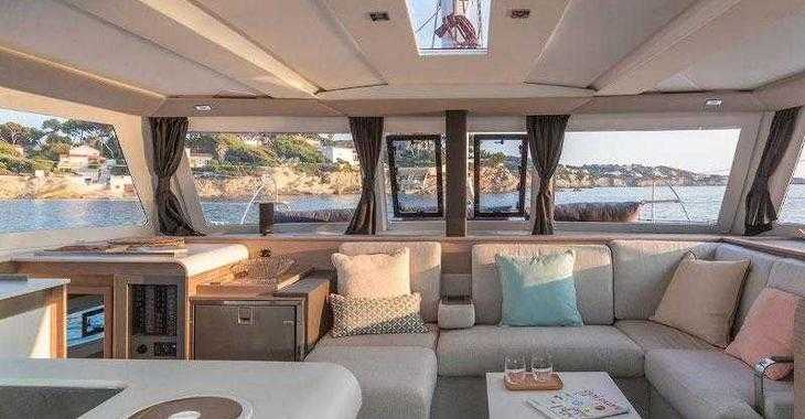 Rent a catamaran in Cantiere navale Franco Mirabelli - Isla 40