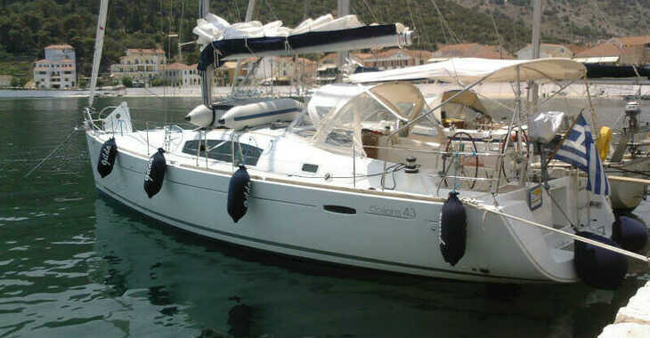 Rent a sailboat in Alimos Marina - Oceanis 43