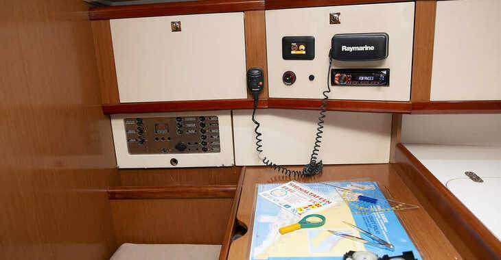 Chartern Sie segelboot in ACI Marina Skradin  - Oceanis 40