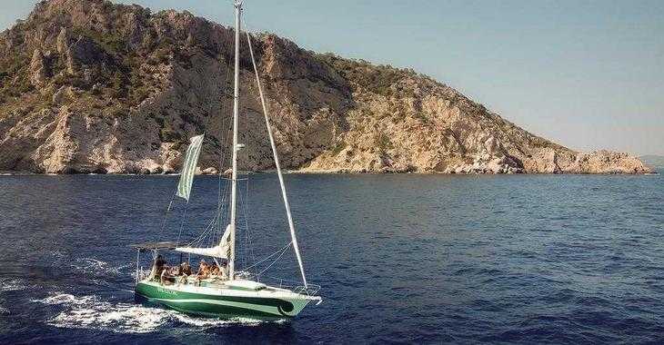 Rent a sailboat in Port of Santa Eulària  - Fortuna 40