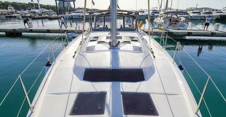 Rent a sailboat in ACI Marina Vodice - Dufour 470 - 3 cab.