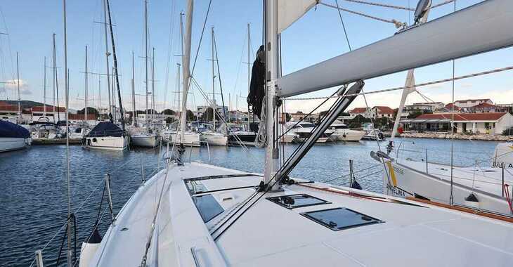Rent a sailboat in Vodice ACI Marina - Oceanis 46.1 - 4 cab.