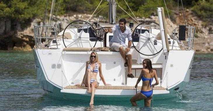 Rent a sailboat in Port Marseille - Dufour 460 GL