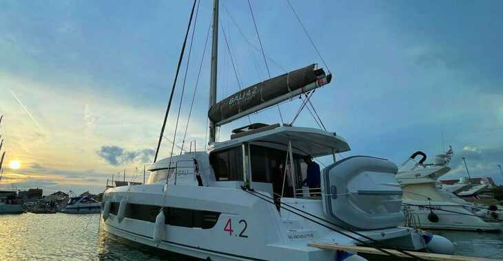 Chartern Sie katamaran in Marine Pirovac - Bali 4.2 - 4 + 1 cab.