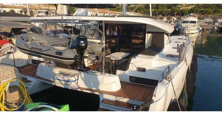 Rent a catamaran in Porto di Tropea - Lagoon 42
