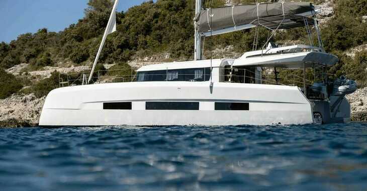Chartern Sie katamaran in Marina d'Arechi - Dufour Catamaran 48 5c+5h