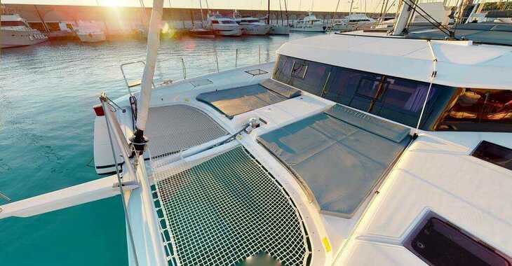 Chartern Sie katamaran in Marina d'Arechi - Dufour Catamaran 48 5c+5h