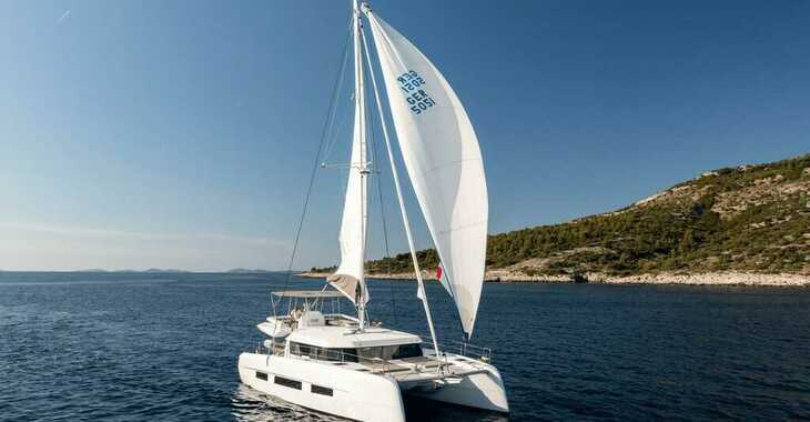 Rent a catamaran in Marina d'Arechi - Dufour Catamaran 48 
