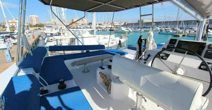 Rent a catamaran in Marina di Cannigione - Dufour Catamaran 48 5c+5h