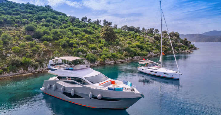 Rent a yacht in Marinturk Village Port - Numarine 62
