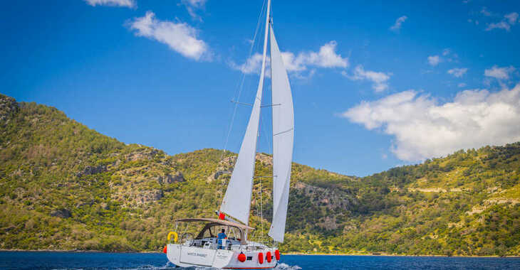 Chartern Sie segelboot in Marinturk Village Port - Sun Odyssey 440