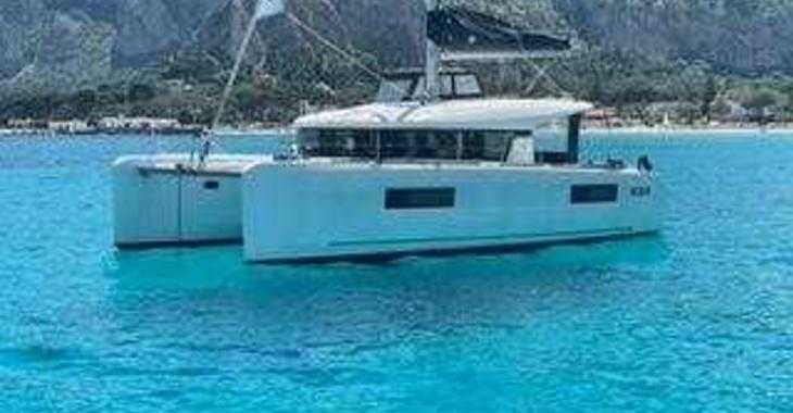 Rent a catamaran in Marina di Palermo La Cala - Lagoon 40