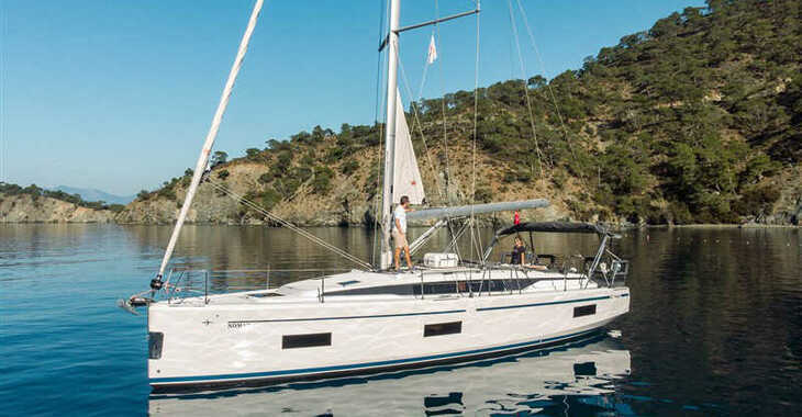 Rent a sailboat in Ece Marina - Bavaria C42