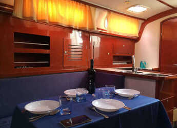 Rent a sailboat in Nikiti - Hanse 342