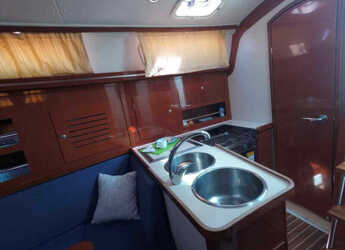 Rent a sailboat in Nikiti - Hanse 342