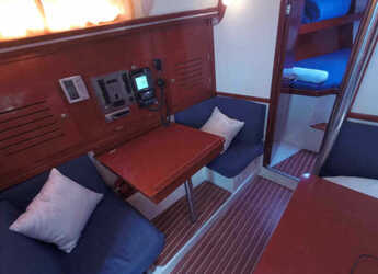 Rent a sailboat in Nikiti - Hanse 342