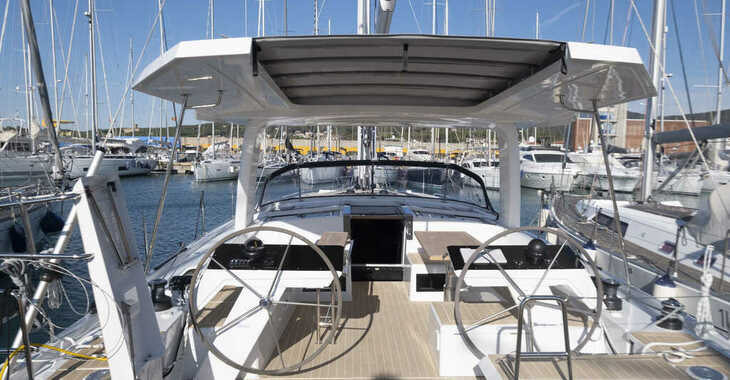 Rent a sailboat in Marina Cala de Medici - Hanse 460