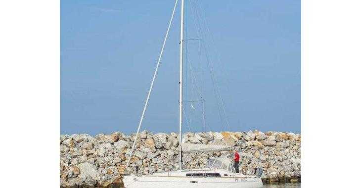 Rent a sailboat in Marina di San Vicenzo - Oceanis 34