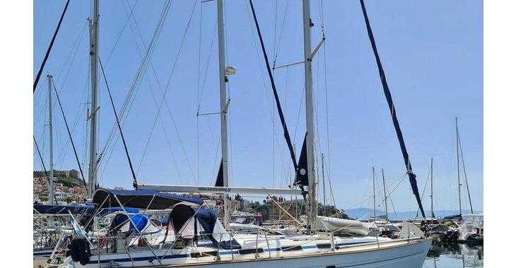 Rent a sailboat in Kavala - Marina Perigialiou - Bavaria 42