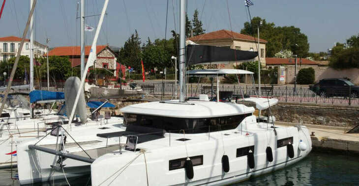Rent a catamaran in Lavrion Marina - Lagoon 46 