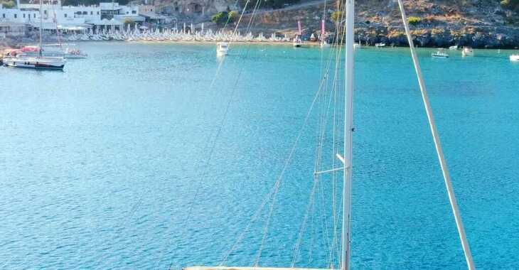 Rent a sailboat in Rhodes Marina - Cyclades 39.3