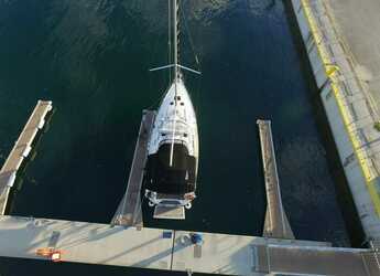 Rent a sailboat in Kavala - Marina Perigialiou - Bavaria 40 Cruiser