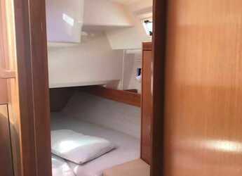 Rent a sailboat in Kavala - Marina Perigialiou - Bavaria 40 Cruiser