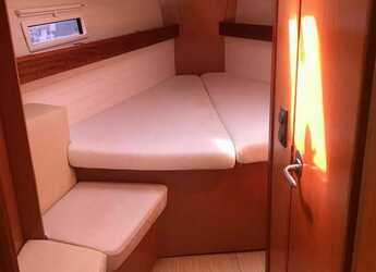 Rent a sailboat in Kavala - Marina Perigialiou - Bavaria 40 Cruiser