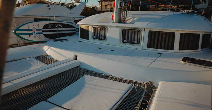 Rent a catamaran in Nikiti - Lagoon 380