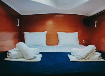 Alquilar catamarán en Nikiti - Lagoon 380