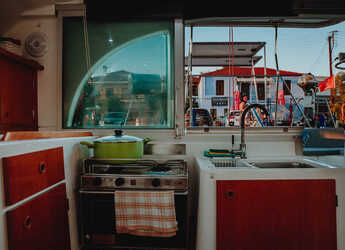 Alquilar catamarán en Nikiti - Lagoon 380