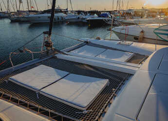 Alquilar catamarán en Nikiti - Lagoon 380