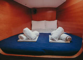 Alquilar catamarán en Nikiti - Lagoon 380