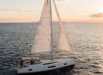 Rent a sailboat in Nikiti - Oceanis 51.1
