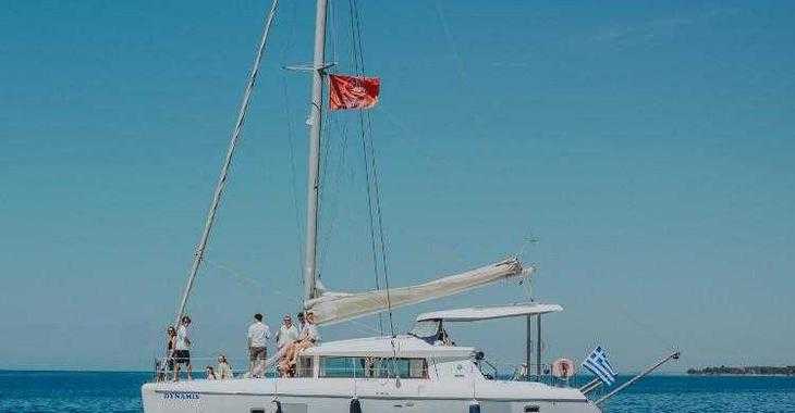 Rent a catamaran in Nikiti - Lagoon 420