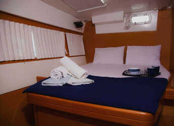 Alquilar catamarán en Nikiti - Lagoon 420