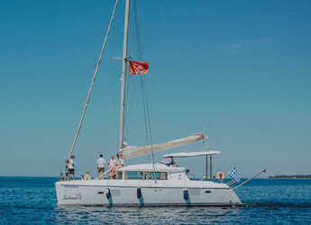 Alquilar catamarán en Nikiti - Lagoon 420