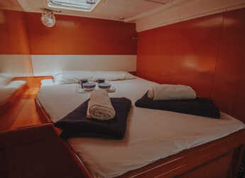 Alquilar catamarán en Nikiti - Lagoon 420