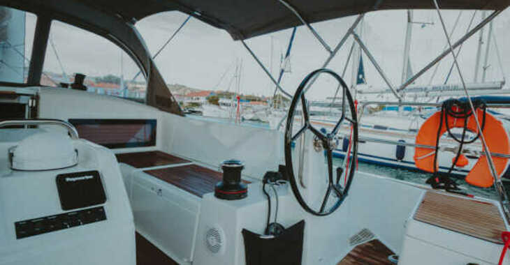 Chartern Sie segelboot in Nikiti - Sun Odyssey 440