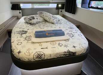 Chartern Sie katamaran in Adaköy Marina - Isla 40